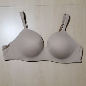 Cacique lightly lined t-shirt bra